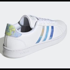 Woman’s size 6 adidas